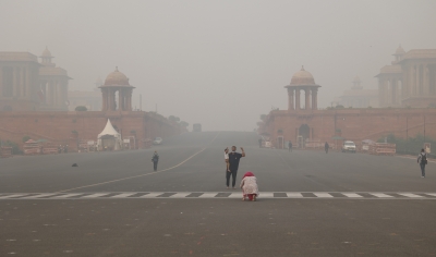  Delhi-ncr Wakes Up In Fog, Very Poor Aqi-TeluguStop.com