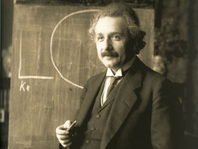  Paris: Einstein Relativity Theory Manuscript For $13 Million-TeluguStop.com
