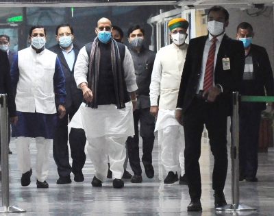  Rajnath: Govt Wants Healthy Debate In Parliament-TeluguStop.com
