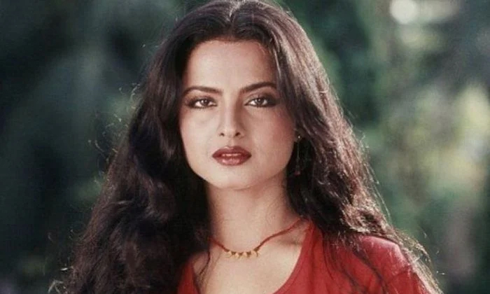  Here Are The Some Interesting Facts About Actress Rekha Details,  Bollywood, Her-TeluguStop.com