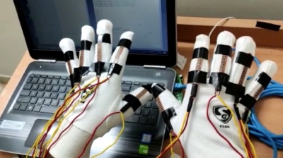  Iit & Aiims Jodhpur Create ‘talking Gloves” For People With Disa-TeluguStop.com