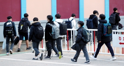  S.korean Schools Offer In-person Classes-TeluguStop.com