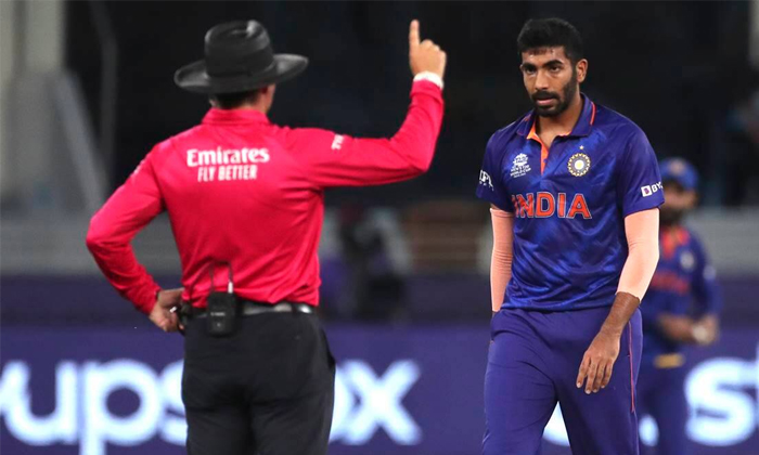  Indian Fast Bowler Jasprit Bumrah The Only Player To Do That Special Record, T20-TeluguStop.com