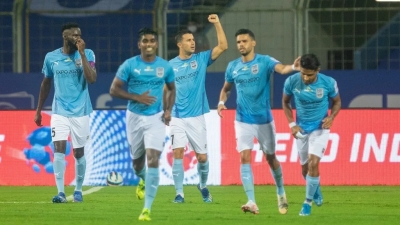  Isl 2021-22: Angulo Shines In Mumbai City’s Title Defense-TeluguStop.com