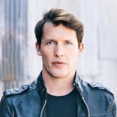  James Blunt Hires Expert Assistance To Handle Ghosts-TeluguStop.com