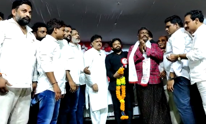  Janasena Chairman Nadendla Manohar Severely Opposed The Sand Mafia In Krishna Ka-TeluguStop.com