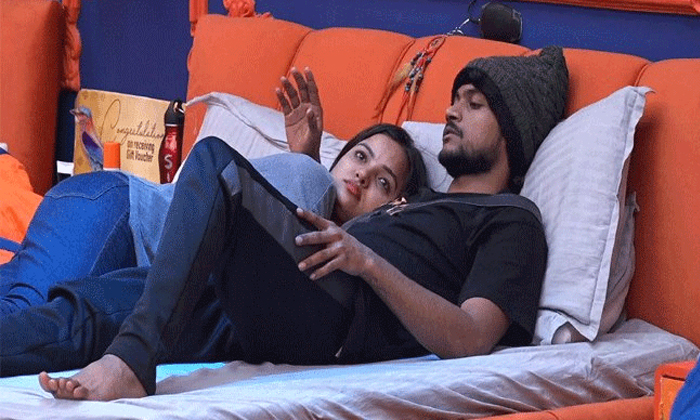  Jessie Shocking Comments On Siri And Shanmukh Relation Details,  Bigg Boss 5, Je-TeluguStop.com