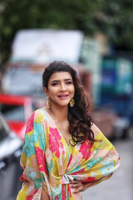  Lakshmi Manchu In Malayalam With Mohanlal’s ‘monster.-TeluguStop.com