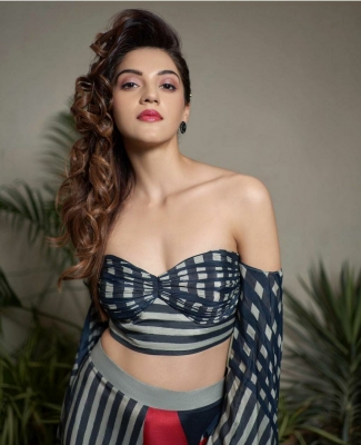  Mehreen Pirzada To Be Cast In Nagarjuna’s ‘the Ghost’-TeluguStop.com