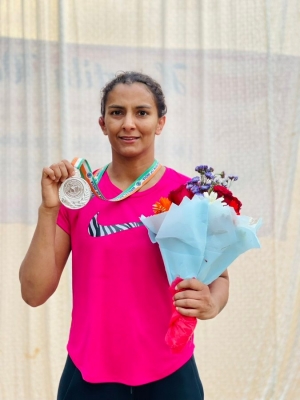  National Wrestling: Geeta Pogat Wins Silver After A Return; Sakshi And Seema Exi-TeluguStop.com