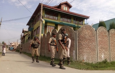  Multiple Locations Were Raided By The Nia In J&k’s Srinagar-TeluguStop.com