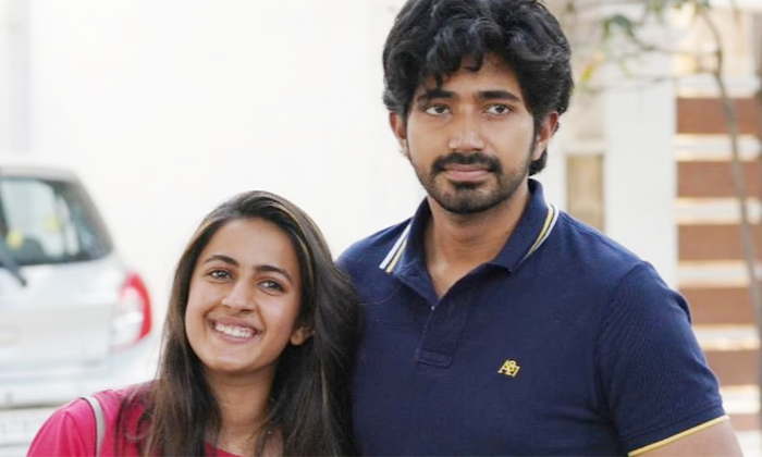  Niharika Lives Separately With Her Husband Details, Niharika, Niharika Lives Sep-TeluguStop.com