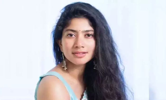  Sai Pallavi Wants To Work In Comedy Roles Details,  Sai Pallavi, Tollywood, Hero-TeluguStop.com