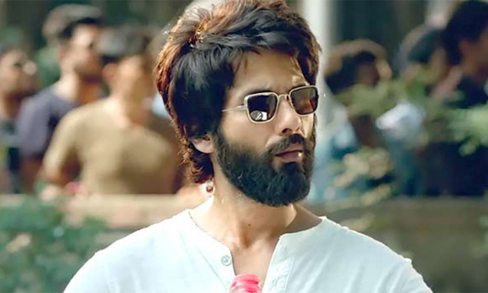  Shahid Kapoor Says Kabir Singh Released After I Went Producers Beggar Details,-TeluguStop.com