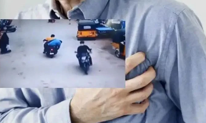  Viral: I Had A Heart Attack While Riding A Scooty  Then Sadly He, Viral Latest,-TeluguStop.com