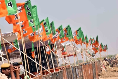  Sp And Bsp Mlcs To Join Bjp In Up-TeluguStop.com