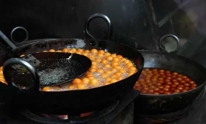  Do You Know Which Country Made Gulab Jam First  Gulab Jamun, Sweet,  Recipi, Pre-TeluguStop.com