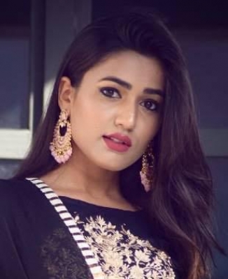  Tollywood Actress Injures In Attack On Hyderabad’s Kbr Park-TeluguStop.com