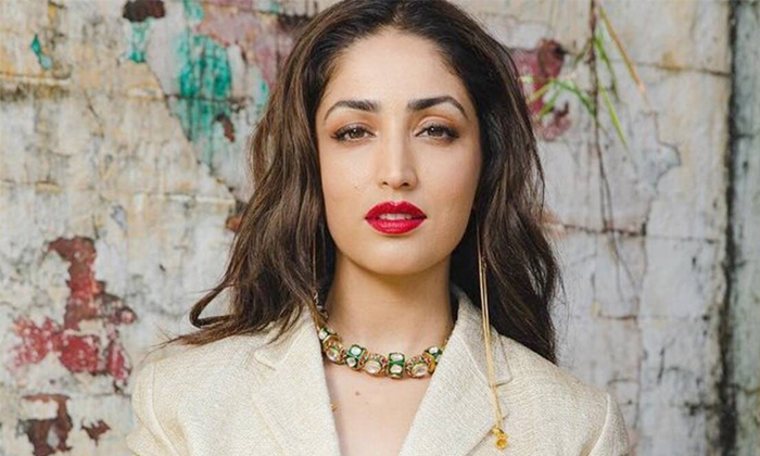  Yami Gautam Reveals How She Fell In Love With Aditya Dhar Details,  Yami Gautham-TeluguStop.com