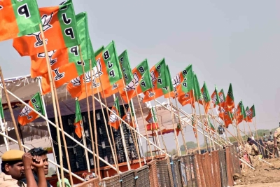  12-member Bjp Cms Will Attend The 2-day Varanasi Conclave-TeluguStop.com