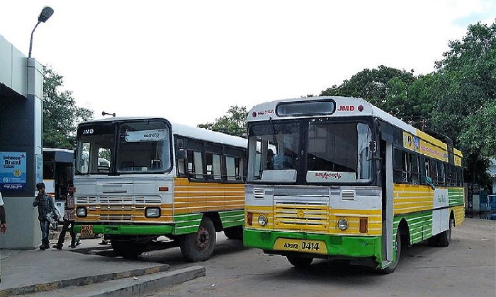  Apsrtc To Remove ‘yellow’ Color From Palle Velugu Buses-TeluguStop.com