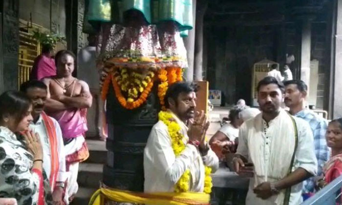  Balakrishna Performs Special Prayers At Simhadri Appanna Temple, Akhanda, Akhand-TeluguStop.com