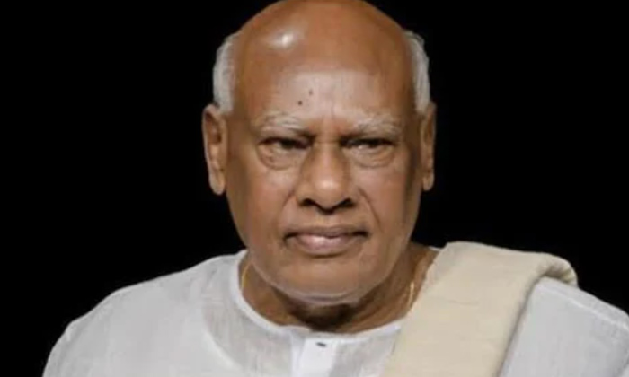  Janasena Leader Nadendla Manohar Tribute To Rosaiah,  Nadendla Manohar, Rosaiah,-TeluguStop.com