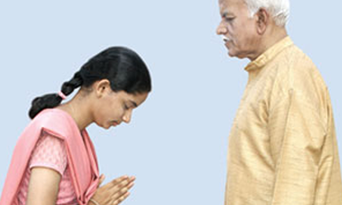  What Is The Meaning And The Benefits Of Namaskar-మన నమస్కారంకు ఎంత గొప్ప శక్తి ఉందో తెలుసా…. శాస్త్రవేత్తల పరిశోధనలో ఆసక్తికర అంశం వెల్లడి-General-Telugu-Telugu Tollywood Photo Image-TeluguStop.com
