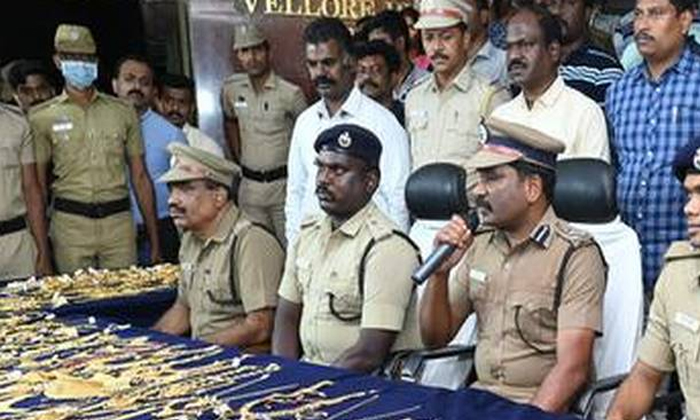  The Thief Who Hid 15 Kg Of Gold There This Is So Clever Details, Gold Theft, Vir-TeluguStop.com