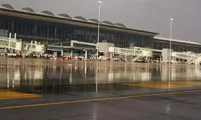  Uk Passenger Tests Covid Positive At Hyderabad’s Shamshabad Airport-TeluguStop.com