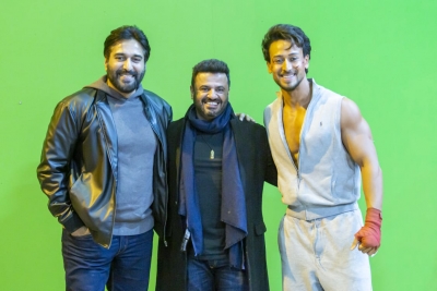  Actor Rahman Makes Bollywood Debut In Vikas Bahl’s ‘ganpath’-TeluguStop.com