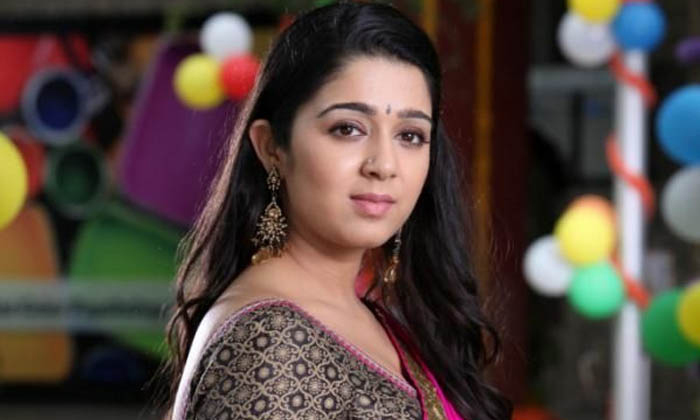  Actress Charmi Your Food Dogs Also Do Not Eat Netizens Comments Viral Details,-TeluguStop.com