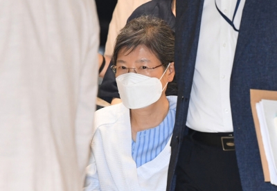  Ex-s.korean Prez Jailed By Civic Groups Gets Pardon-TeluguStop.com