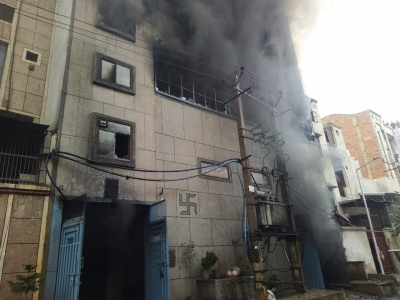  In Delhi’s Shoe Factory, Fire Breaks Out-TeluguStop.com