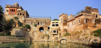  Hindu Pilgrims In Pakistan To Visit Katas Raj Temple-TeluguStop.com