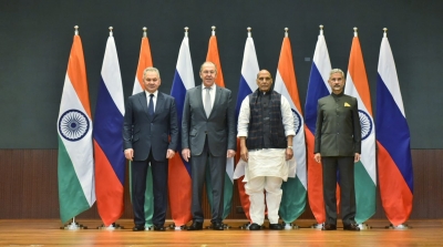  India Signs 4 Deals With Russia Including The Purchase Of More Than 6l Ak-203 Ri-TeluguStop.com