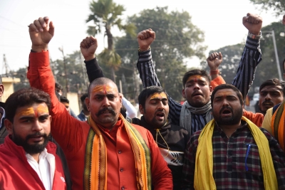  Irked Over Manjhi’s Remarks, Brahmins Perform Satyanarayan Puja Outside Hi-TeluguStop.com