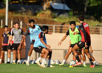  Isl 2021-22: Hyderabad Face Bengaluru In Crunch Clash-TeluguStop.com