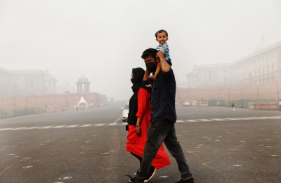  Clear Skies In Delhi. Aqi Extremely Low.-TeluguStop.com