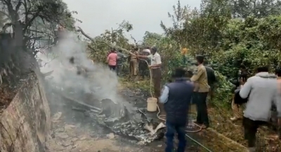  Military Chopper Crashes In Tn. Gen Bipin Rawat Aboard (ld).-TeluguStop.com