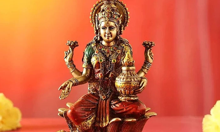 Do You Know Why Don't We Sit On Gadapa, Gadap , Traditions , Pooja , Lakshmi Dev-TeluguStop.com