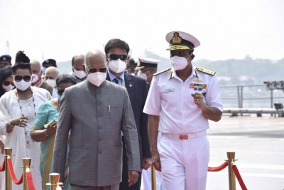  President Witnesses Naval Ops Demo, Visits Iac Vikrant At Kochi-TeluguStop.com