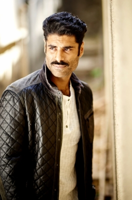  Sikandar Kher Talks About His Experience Working With Ram Madhvani, Director Of-TeluguStop.com