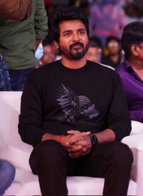  Sivakarthikeyan Silent Gesture Of Anchoring At Film Festival Wins Hearts-TeluguStop.com