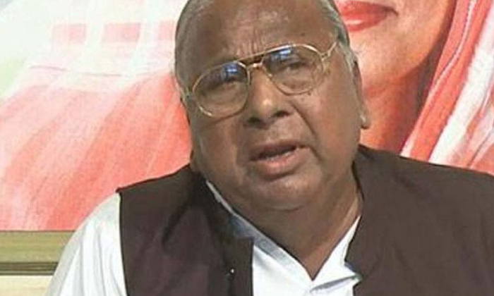  V Hanumanth Rao Condemns Congress Leaders House Arrest, V Hanumantha Rao, Revant-TeluguStop.com