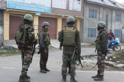  In A Gunfight With The Security Forces At J&k’s Pulwama, A Terrorist W-TeluguStop.com