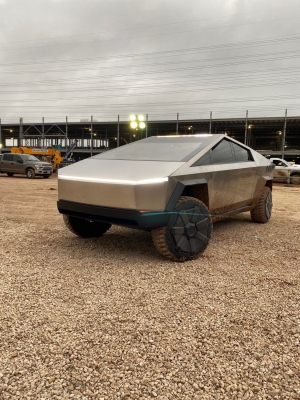  Tesla Cybertruck’s Updated Design Was Spotted At The Track-TeluguStop.com