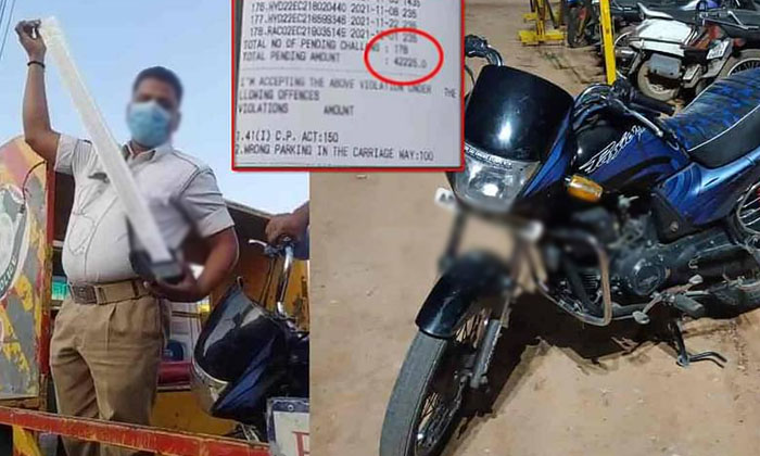  Shock To The Cops Who Stopped The Bike   Because.  Traffic Challanas, Viral News-TeluguStop.com