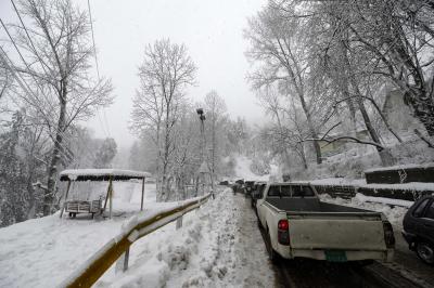  16-19 Dead In Pak After Being Stranded In Snowfall: Minister#stranded #snowfall-TeluguStop.com