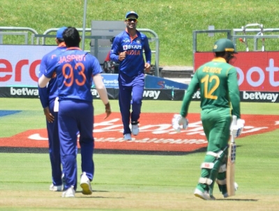  3rd Odi: De Kock Century Helps South Africa Post 287 Against India #kock #centur-TeluguStop.com